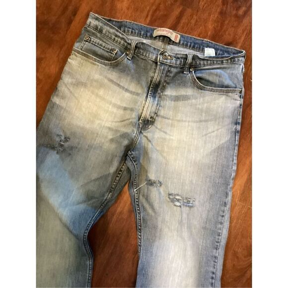 Wrangler Distressed Jeans size 36/32 - Picture 8 of 8